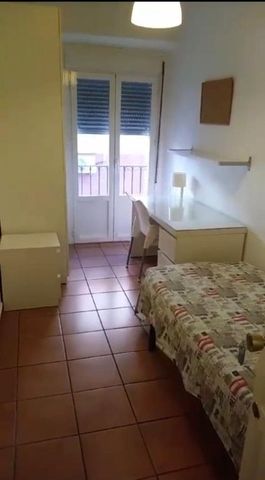 6 room luxury Flat for rent in Seville, Spain - Photo 5