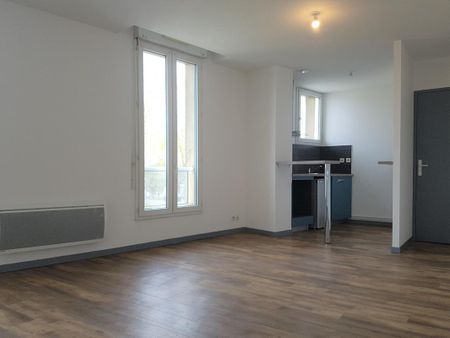 Location Appartement 2 pièces 40m² AIRE SUR L ADOUR 40800 - Photo 3