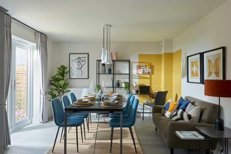 4 bedroom semi-detached house to rent - Photo 5