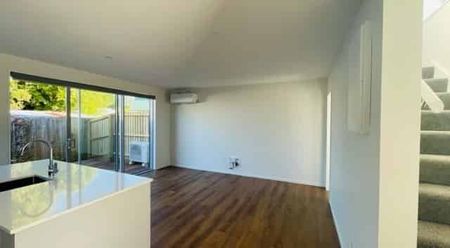 8/21 Linwood Ave - Photo 2