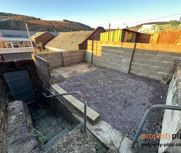 3 bedroom terraced house to rent - Photo 6