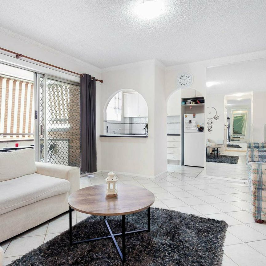 2/213 Derby Street, Penrith NSW - Photo 1