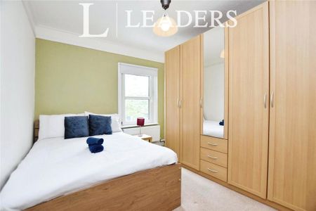 1 bedroom in a house share to rent - Photo 4