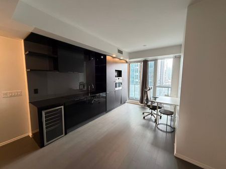 For Lease - 70 Temperance Street Unit# 1514, Toronto, Ontario - Photo 2
