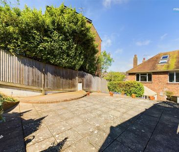 5 bedroom detached house to rent - Photo 2