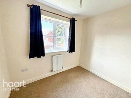 4 bedroom detached house to rent - Photo 4