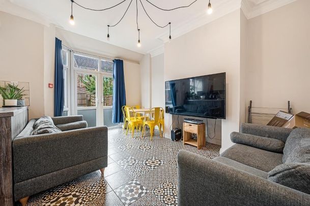 5 bedroom house to rent - Photo 1