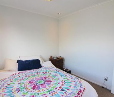 Remuera 1 bedroom unit plus an office with private garden and carport - Photo 4