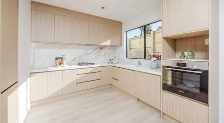 Four Bedrooms in Howick - Photo 4