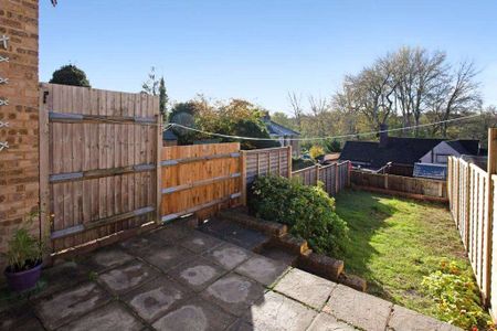 Delightful two bedroom end of terrace house situated between Harpenden and Wheathampstead - Photo 4