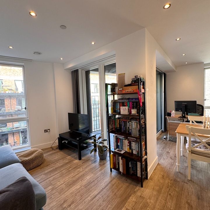 1 Bed Flat, Murdoch Court, E3 - Photo 1