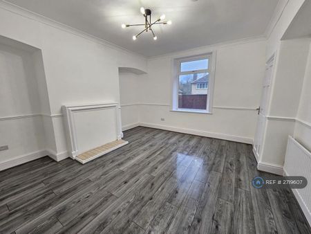 2 bedroom terraced house to rent - Photo 4