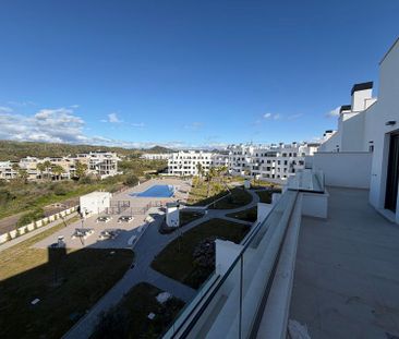 Alquiler de ático en Calle Astrea - Photo 1