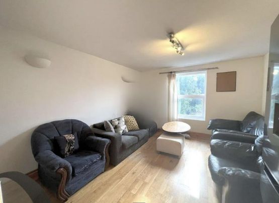 6 bedroom terraced house to rent - Photo 1