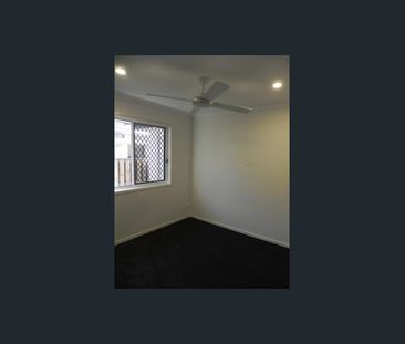 MODERN 4 BEDROOM HOUSE IN ORMEAU HILLS - Photo 3