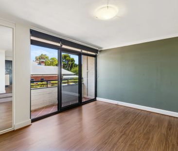 Secure Beaufort Street Living - Walk Everywhere - Photo 5