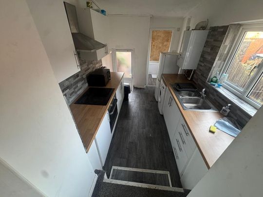 5 bedroom house to rent - Photo 1