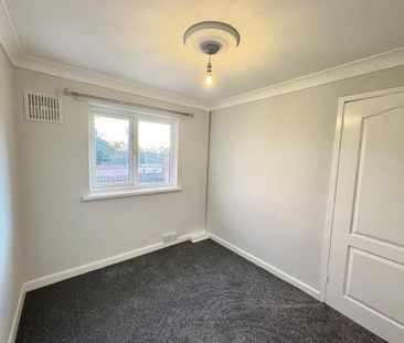 2 bedroom semi-detached house to rent - Photo 2