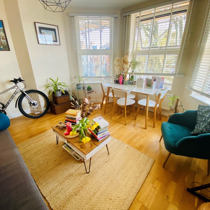 Stapleton Hall Road, London, N4 - Photo 1