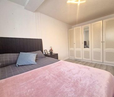 4 bedroom flat share to rent - Photo 3