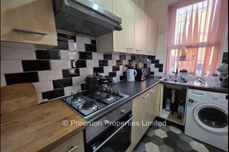 2 Bedroom House Hyde Park Leeds - Photo 5