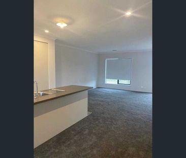 25 Hickling Lane, Deanside VIC 3336 - Photo 2