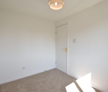 3 bedroom end of terrace house to rent - Photo 3