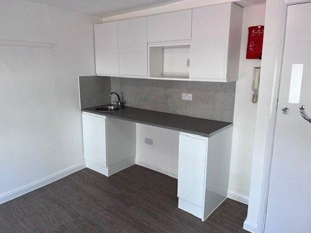 Studio to rent - Photo 4