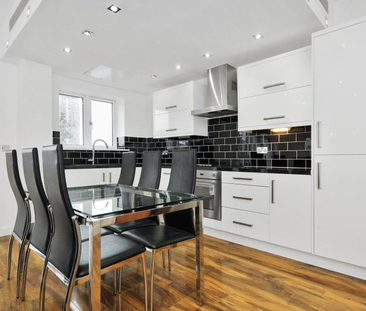 1 bedroom in a flat share to rent - Photo 4