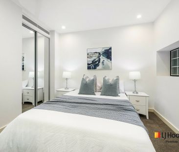 Stylish & Convenient Apartment Living - Photo 5