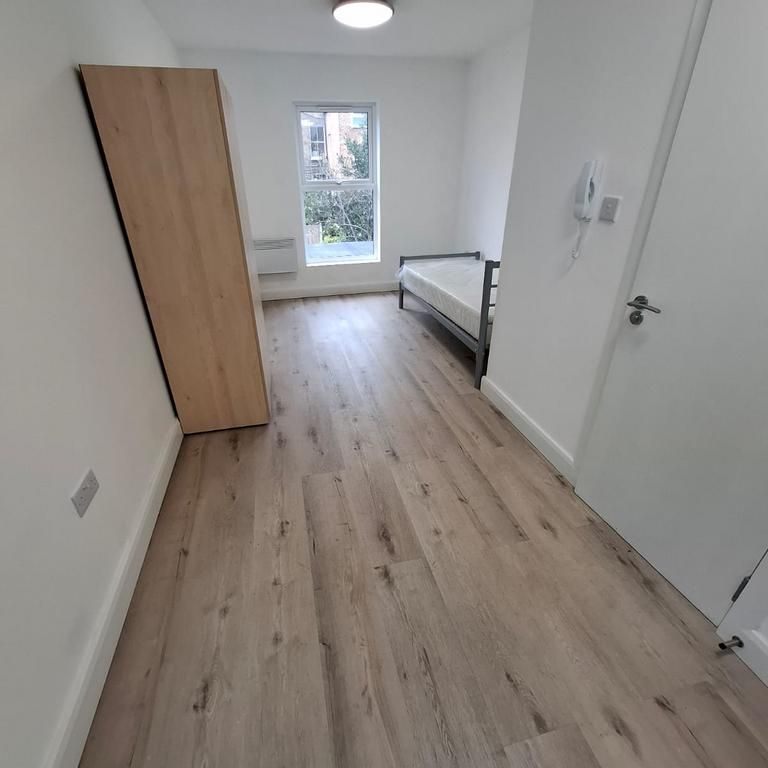 Studio to rent - Photo 1