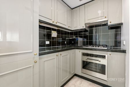 PERFECTLY POSITIONED | Furnished - Photo 5