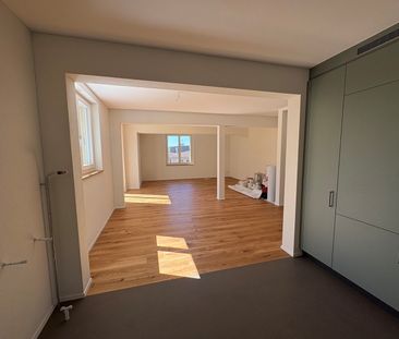 Grosszügige 4½-Zimmer-Gartenwohnung mit privatem Garten in Pfäffikon ZH - Foto 2