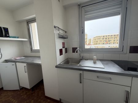 Reims BEAU TYPE 1 AVEC TERASSE - Photo 2