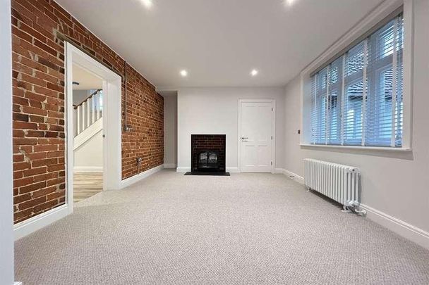 Oakley, Basingstoke, Hants, RG23 - Photo 1