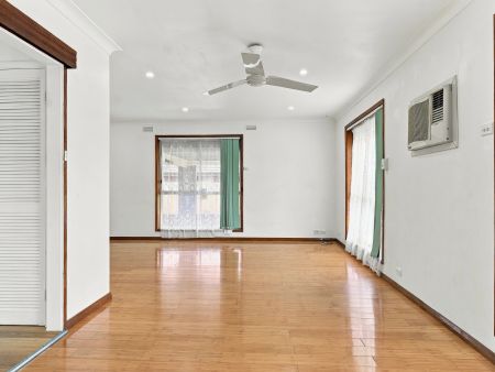 4 BEDROOM HOME FOR RENT IN HOPPERS CROSSING - Photo 2