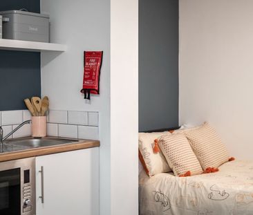 Studio Flat, St Cyprians, L7 - Photo 1