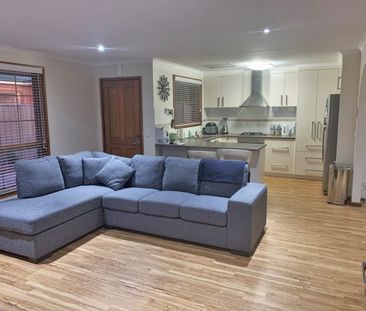 Furnished Central Townhouse - Photo 2