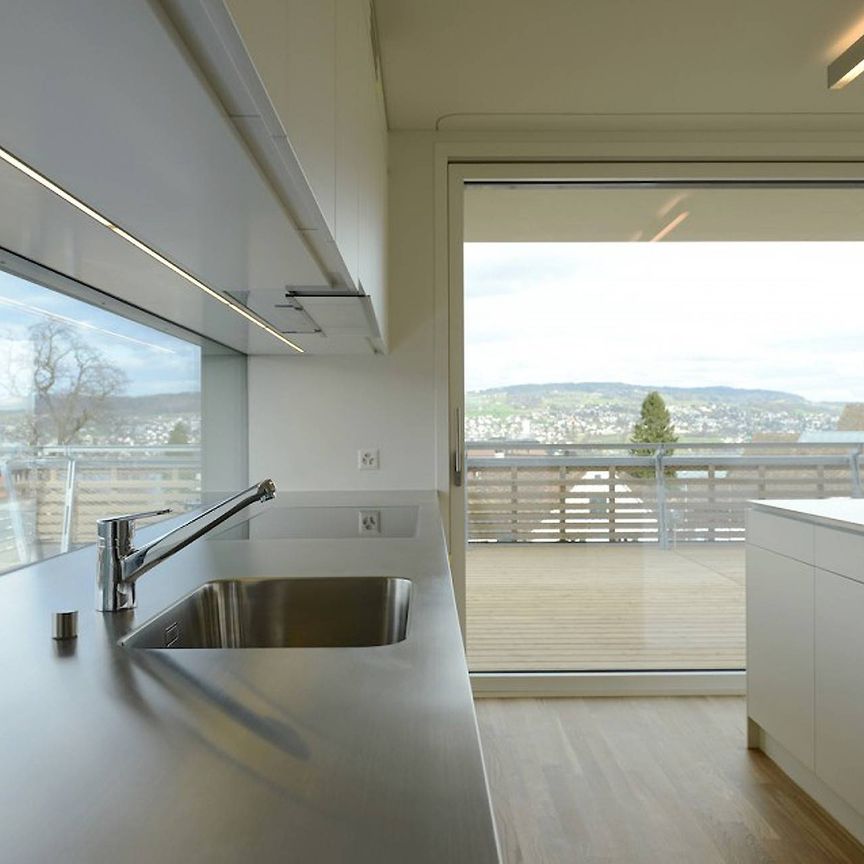 Moderne 5.5 Attika-Wohnung mit hochwertigem Ausbaustandard - Photo 1