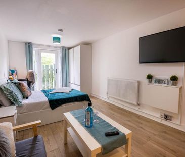 Studio to rent - Photo 2