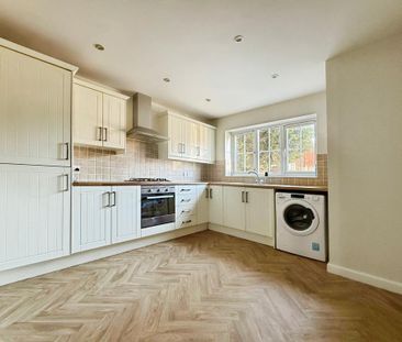 3 bedroom semi-detached house to rent - Photo 5