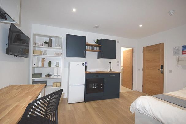 Studio to rent - Photo 1