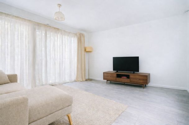 2 Bed Flat, Buckley Court, SE1 - Photo 1