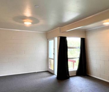 Sunny Morningside Flat - Photo 2