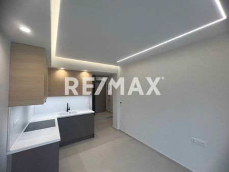 Ανακαινισμένη γκαρσονιέρα 40 τ.μ. δίπλα στο Μετρό & στον Ν.Σ.Σταθμό - Φωτογραφία 3