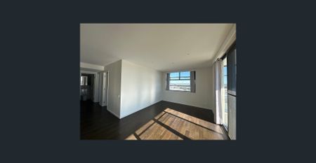 North facing 3 Bedrooms Apartment with 2 Secure Parking! ***Furniture are NOT included*** - Photo 2