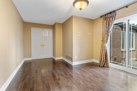 For Lease - 154 Flushing Avenue, Vaughan, Ontario - Photo 5