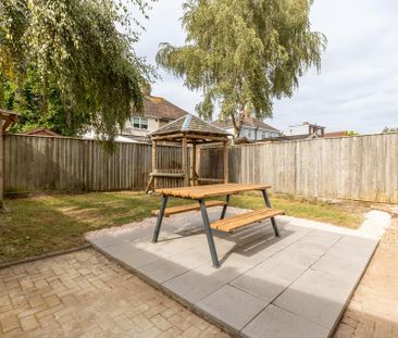 1 bedroom in a house share to rent - Photo 6