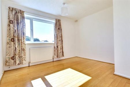 2 bedroom end of terrace house to rent - Photo 5