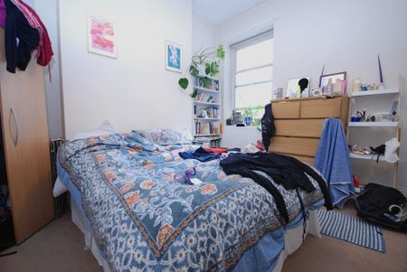 3 bedroom apartment to rent - Photo 2